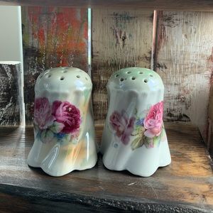 Antique Leuchtenburg Germany Salt & Pepper shakers
